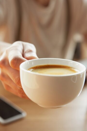 How many cups of coffee is safe for humans to drink daily